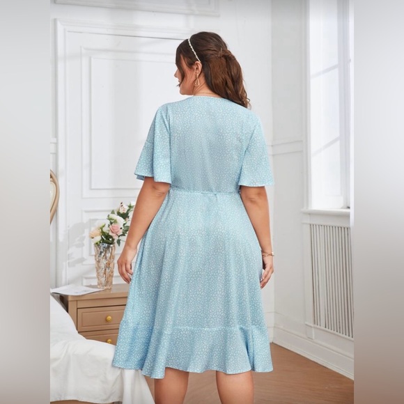 Elegant Light Blue Wrap Dress - Picture 4 of 5
